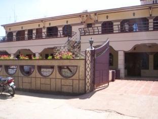 Rn Holidays Hotel Утакаманд Экстерьер фото
